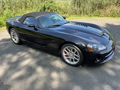 2004 Dodge Viper SRT10