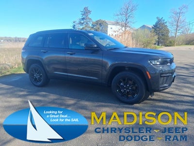 2026 Jeep Grand Cherokee Laredo Altitude