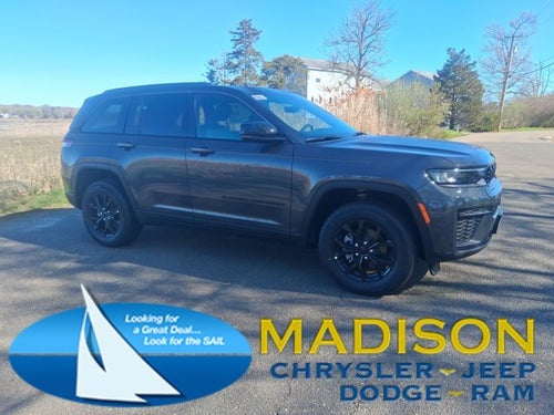 2026 Jeep Grand Cherokee Laredo Altitude