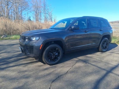 2026 Jeep Grand Cherokee Laredo Altitude