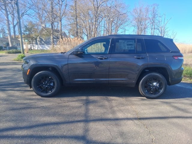 2026 Jeep Grand Cherokee Laredo Altitude