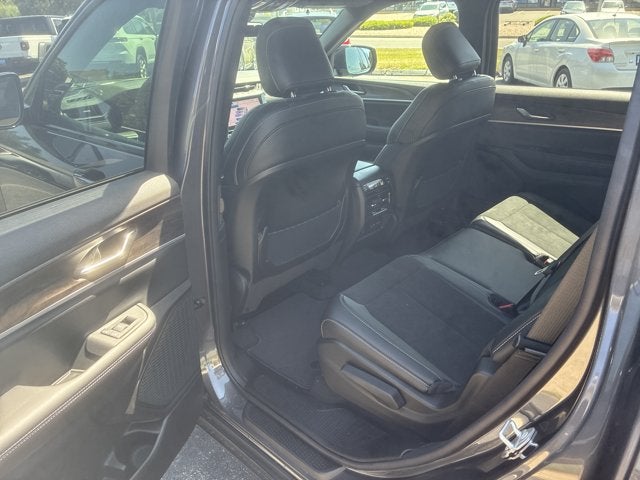 2026 Jeep Grand Cherokee L Laredo Altitude