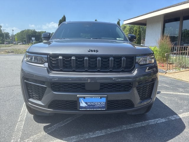 2026 Jeep Grand Cherokee L Laredo Altitude