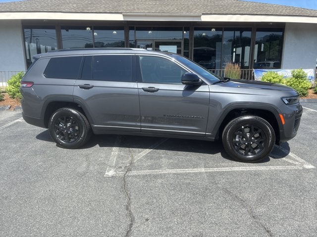 2026 Jeep Grand Cherokee L Laredo Altitude