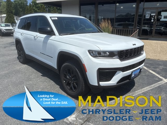 2026 Jeep Grand Cherokee L Laredo Altitude