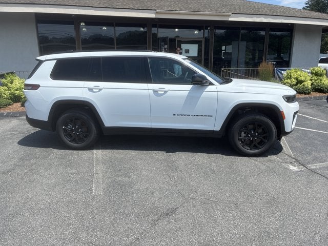 2026 Jeep Grand Cherokee L Laredo Altitude