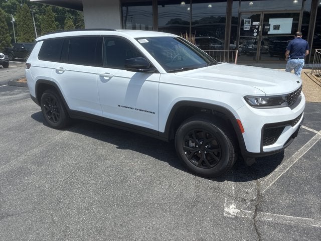 2026 Jeep Grand Cherokee L Laredo Altitude