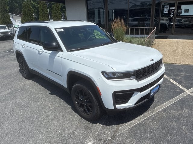 2026 Jeep Grand Cherokee L Laredo Altitude