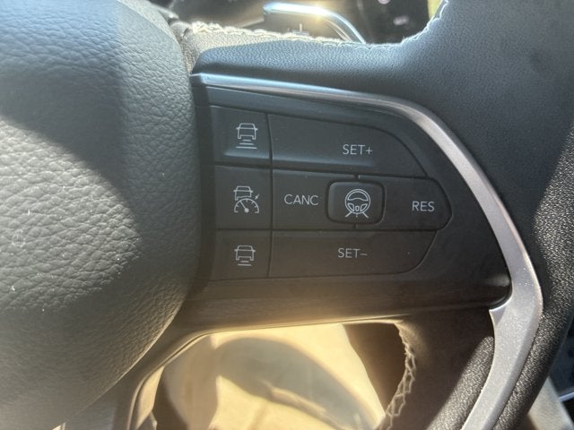 2026 Jeep Grand Cherokee L Laredo Altitude