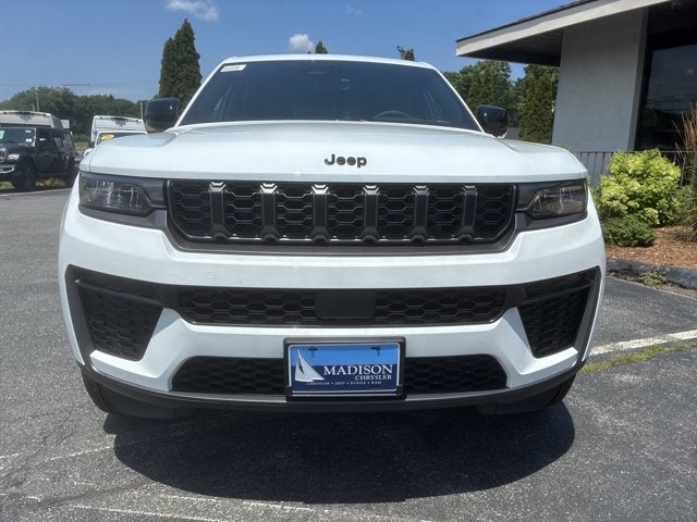2026 Jeep Grand Cherokee L Laredo Altitude