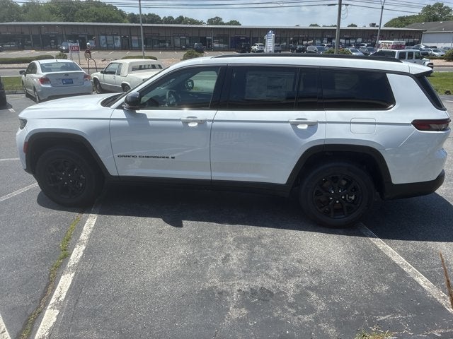 2026 Jeep Grand Cherokee L Laredo Altitude