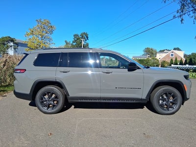 2027 Jeep Grand Cherokee L Laredo Altitude