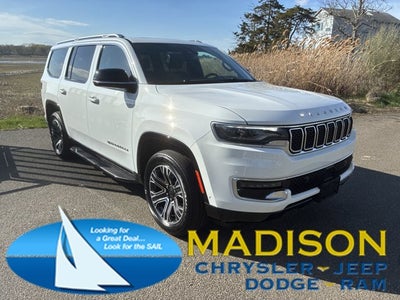 2023 Jeep Wagoneer Base