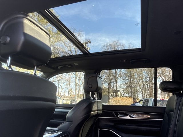 2023 Jeep Wagoneer Base