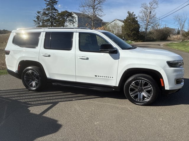 2023 Jeep Wagoneer Base