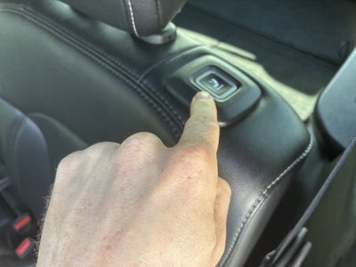 2023 Jeep Wagoneer Base