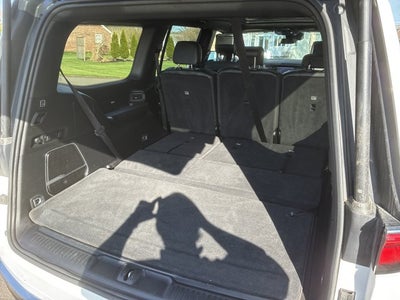 2023 Jeep Wagoneer Base
