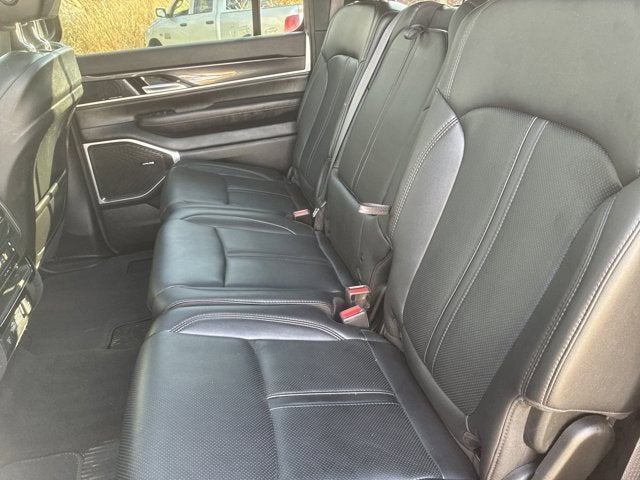 2023 Jeep Wagoneer Base