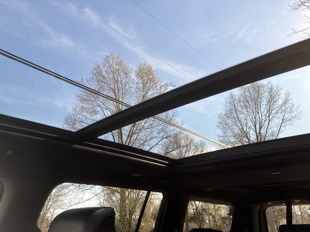 2023 Jeep Wagoneer Base