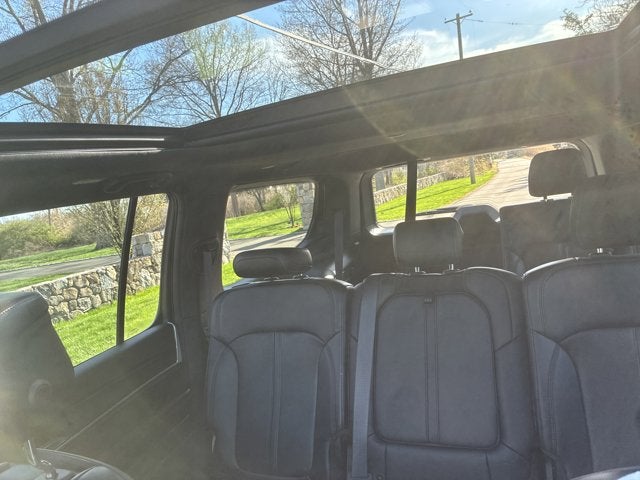 2023 Jeep Wagoneer Base