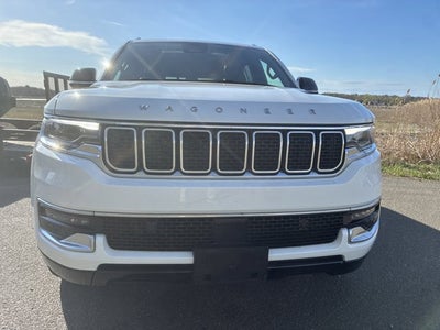 2023 Jeep Wagoneer Base