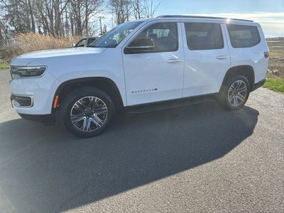 2023 Jeep Wagoneer Base