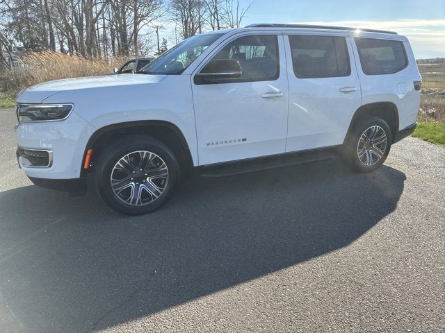 2023 Jeep Wagoneer Base