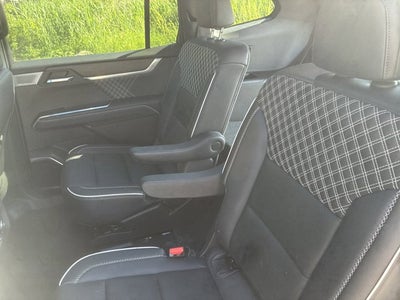 2024 GMC Acadia AWD Denali