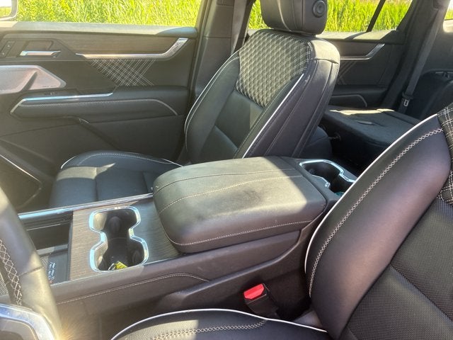 2024 GMC Acadia AWD Denali