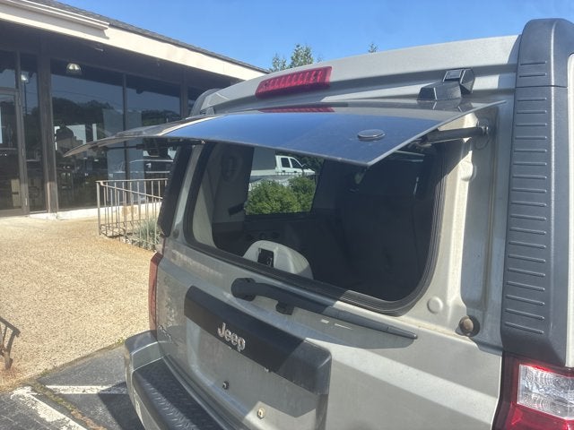 2008 Jeep Commander Sport