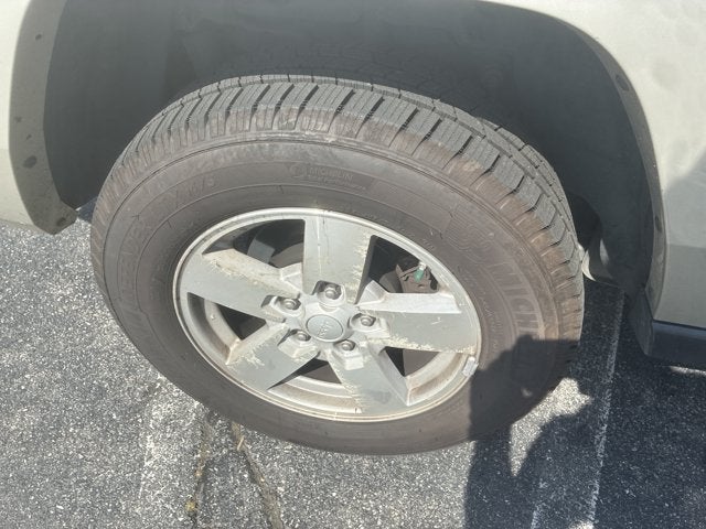 2008 Jeep Commander Sport