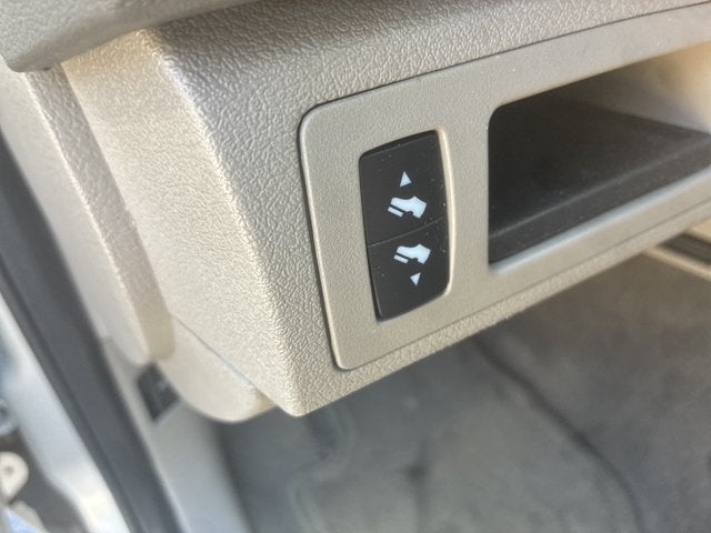 2008 Jeep Commander Sport