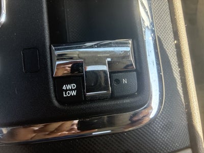 2008 Jeep Commander Sport