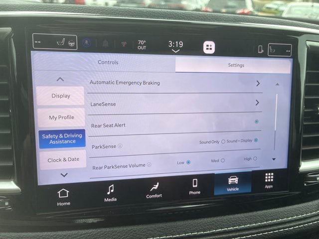 2026 Chrysler Pacifica Select