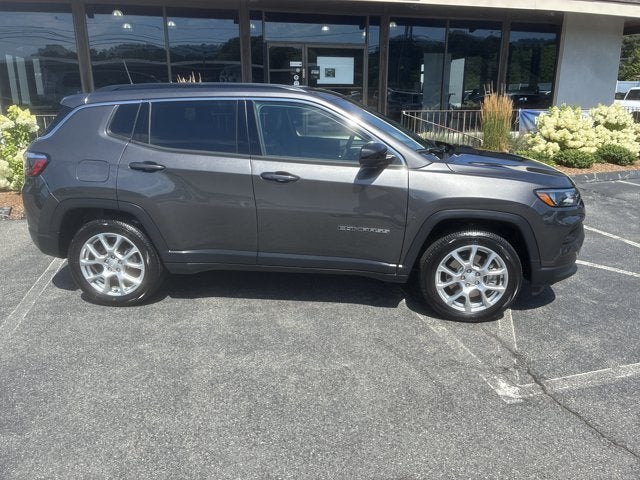 2023 Jeep Compass Latitude Lux