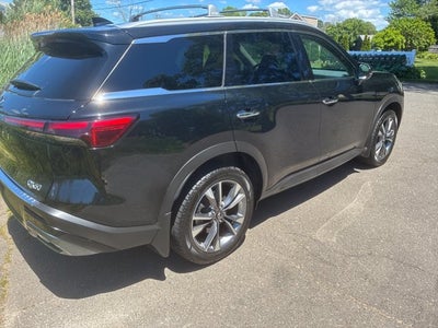 2022 INFINITI QX60 LUXE