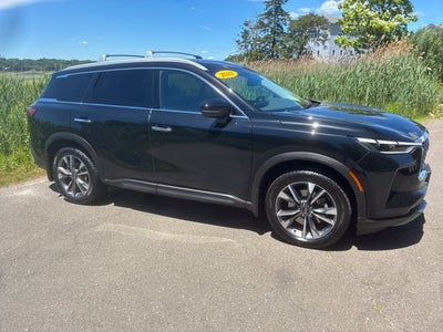 2022 INFINITI QX60 LUXE