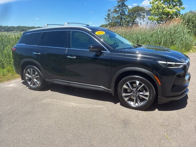 2022 INFINITI QX60 LUXE