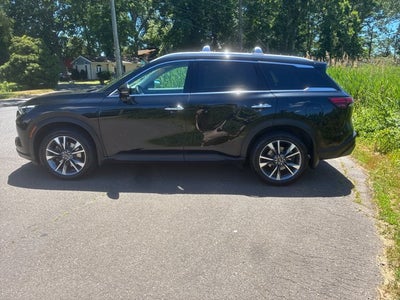 2022 INFINITI QX60 LUXE